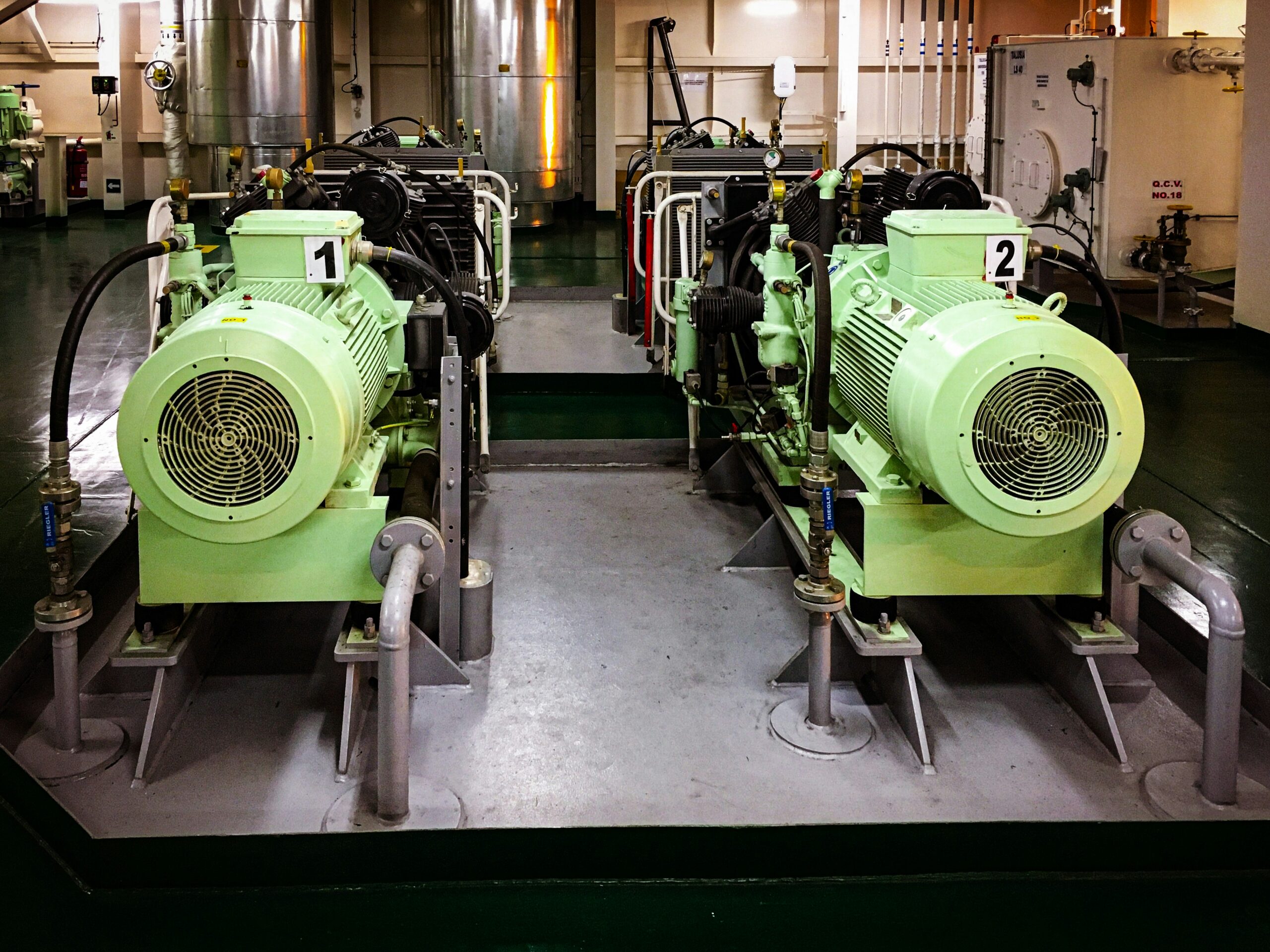 Supporti antivibranti in gomma e metallo per macchinari industriali