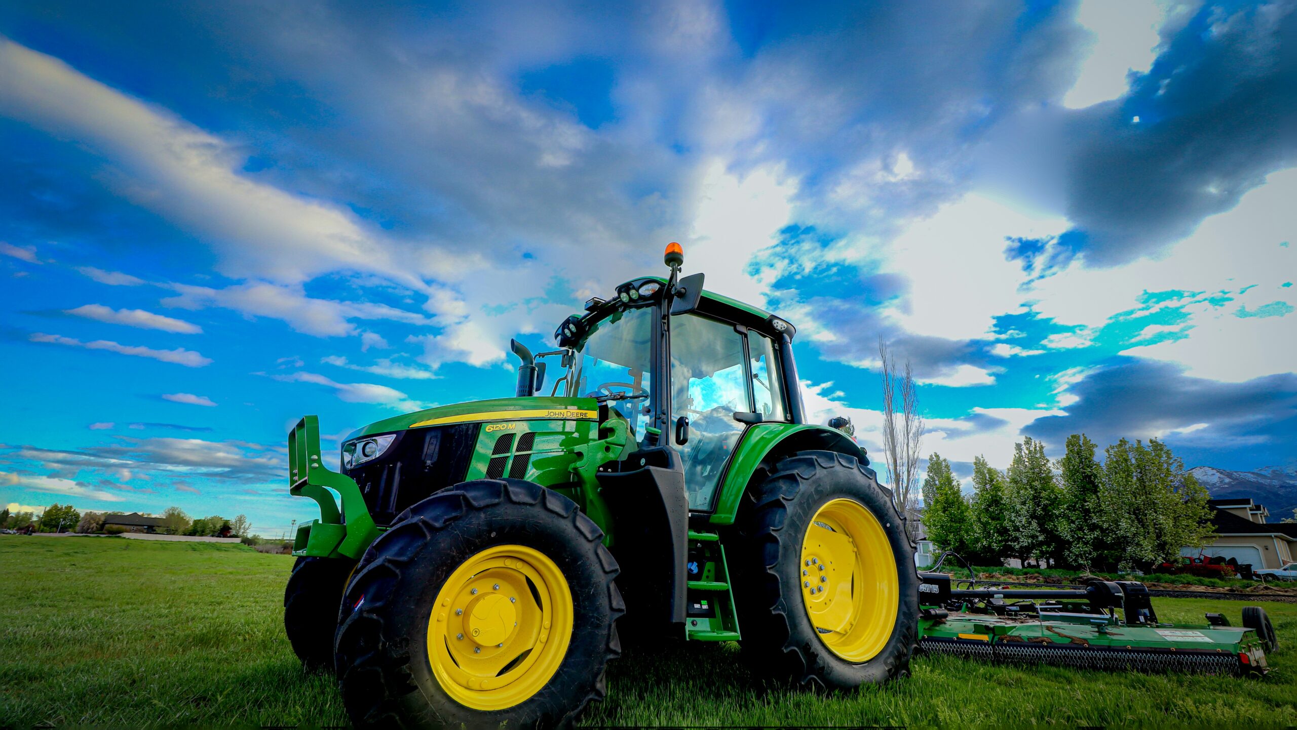 Antivibranti per Sedili di Macchine Agricole: Ridurre l’Esposizione alle Vibrazioni (WBV)