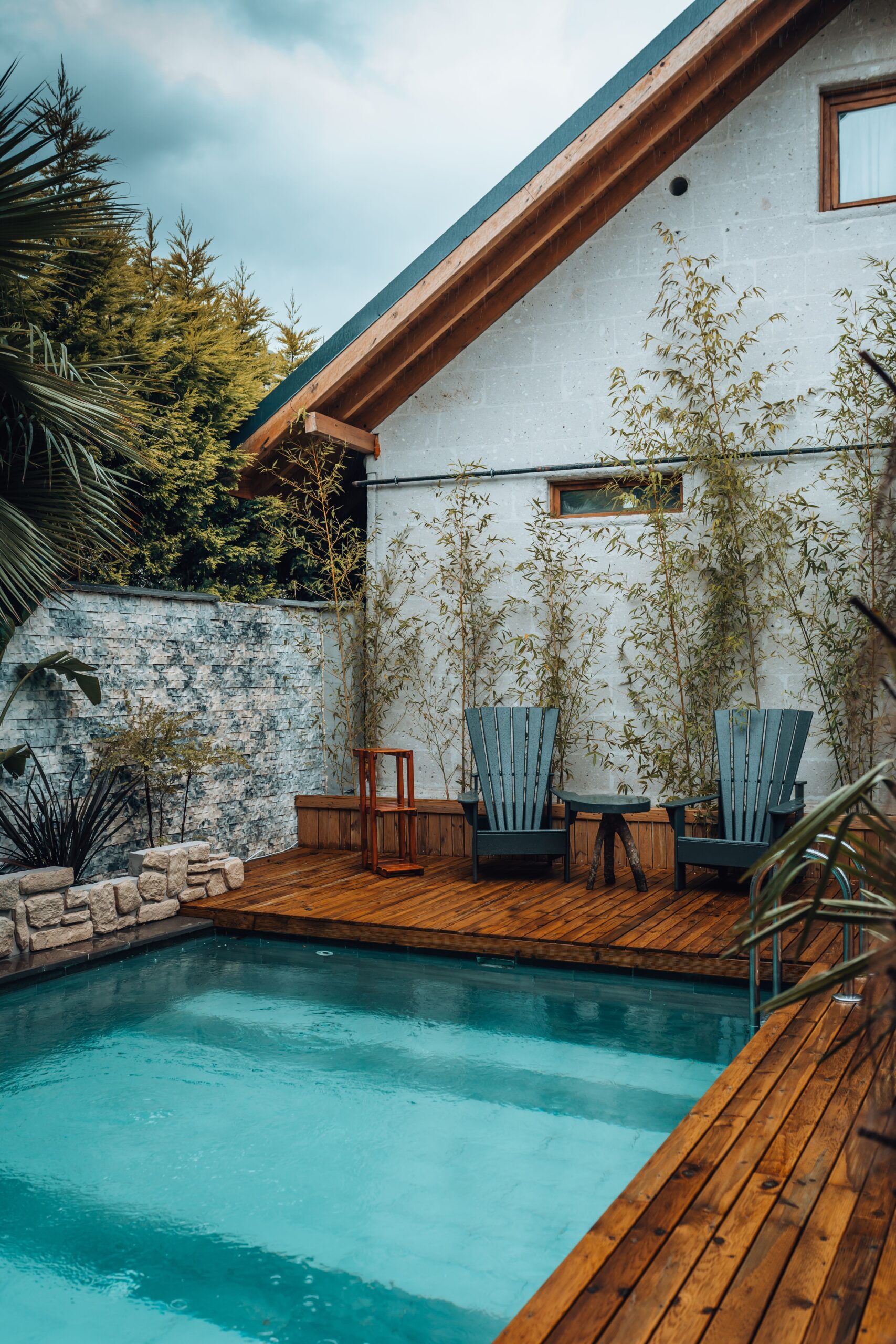 Minipiscine Esterne e Spa da Giardino: Guida ai Supporti Antivibranti per Grandi Carichi