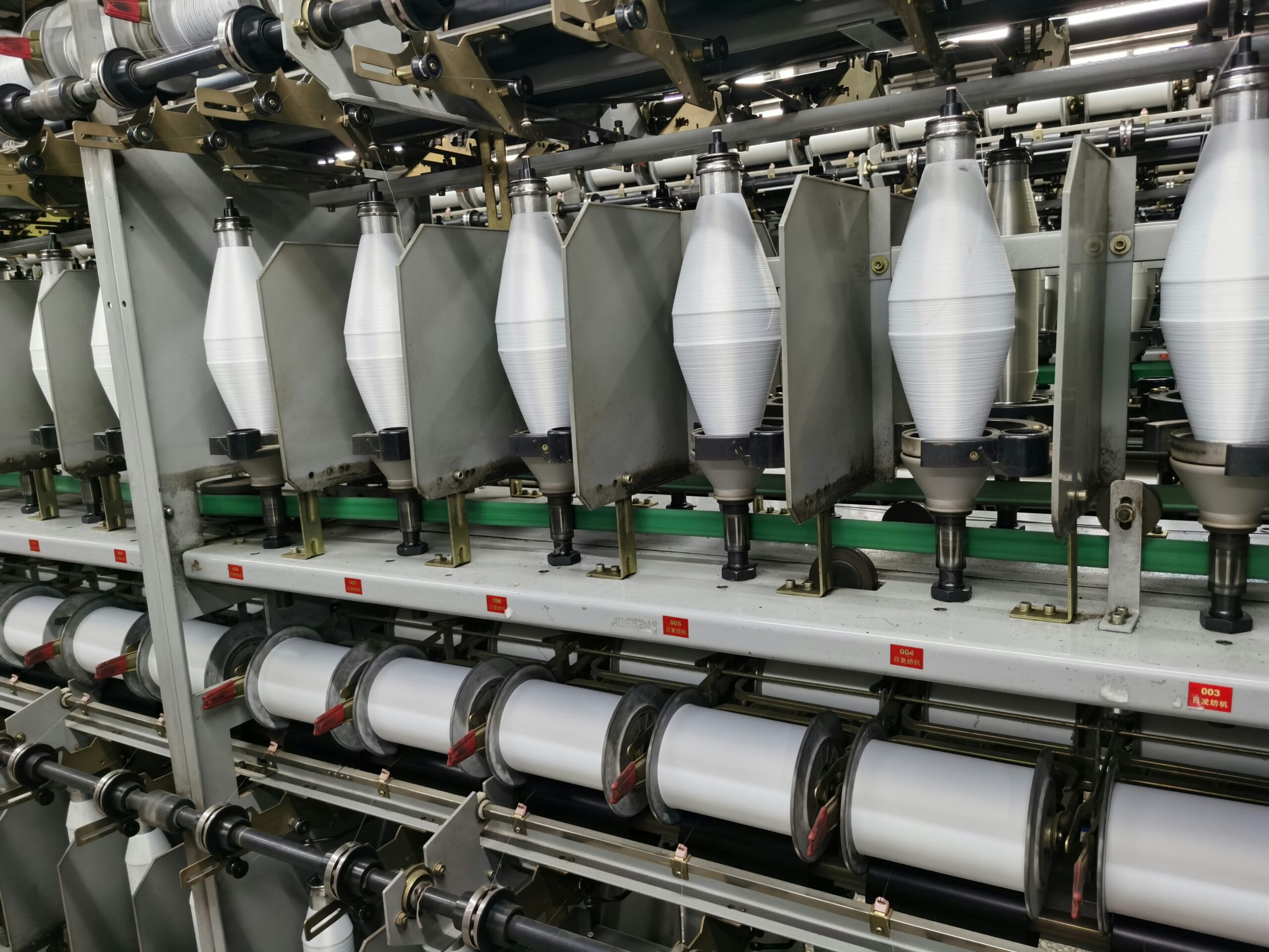 Piedini e Supporti Antivibranti per Macchine da Maglieria Rettilinea e Circolare