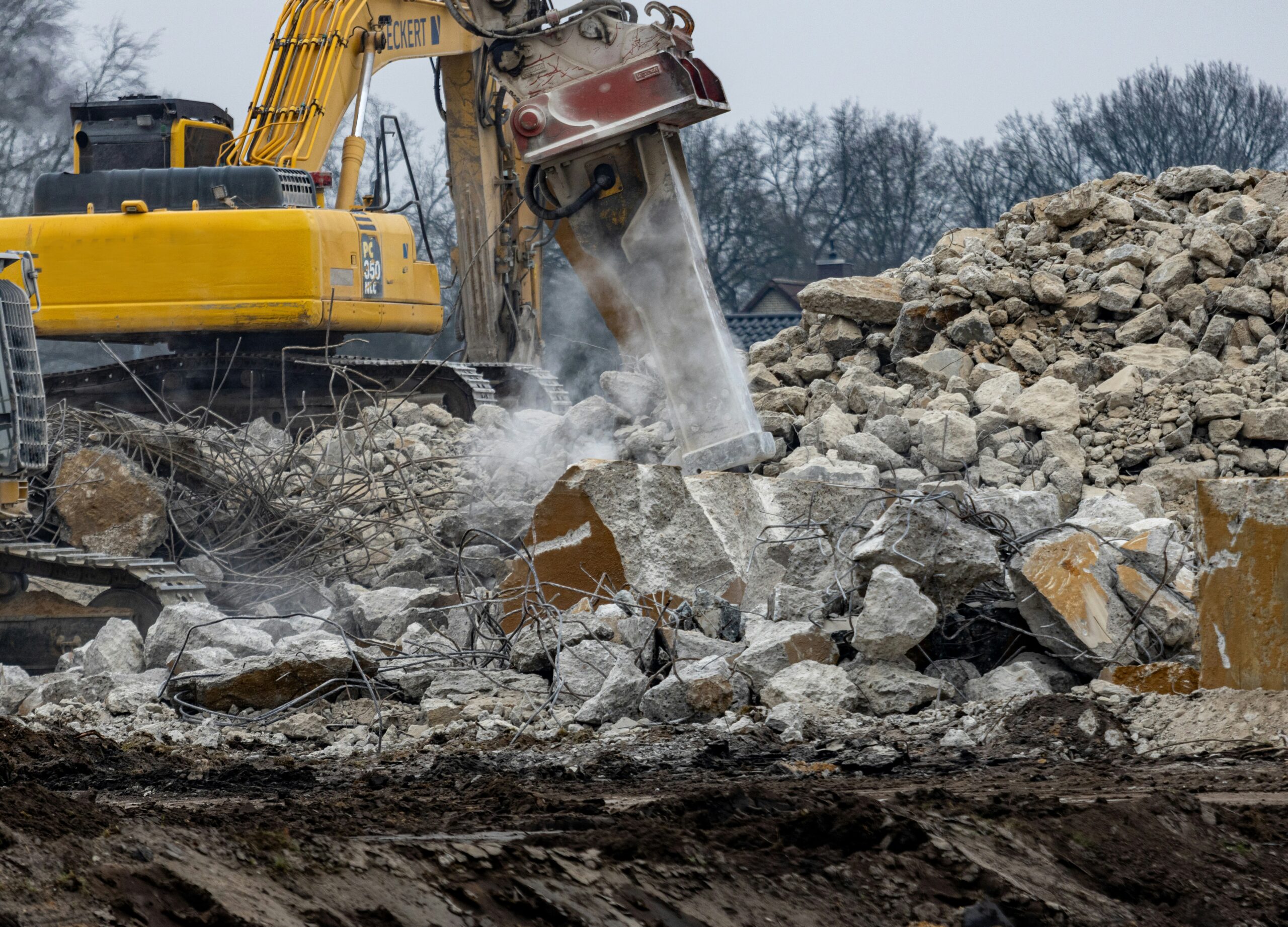 Ammortizzatori e Supporti per Martelli Demolitori: Come Evitare l’Usura Meccanica precoce
